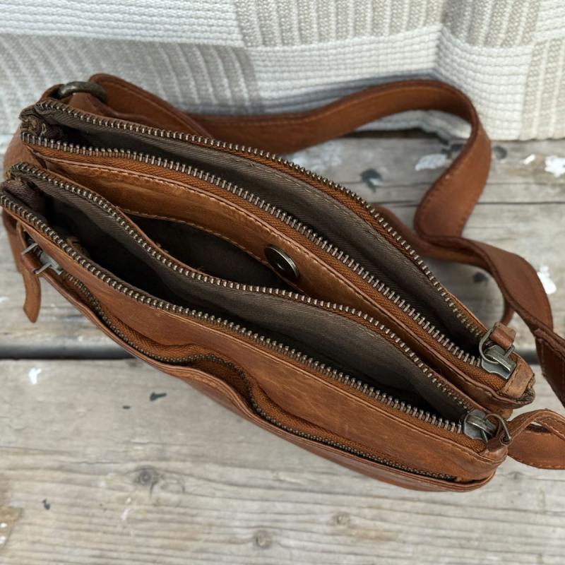 Brun Brisbin bumbag fra Montana - Lækker patineret og rustikt bøffellæder - Freja skind