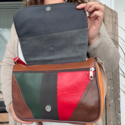 Sunshine skuldertaske med klap - Best of the rest kollektionen - Syet af overskydende skindstykker - Freja skind