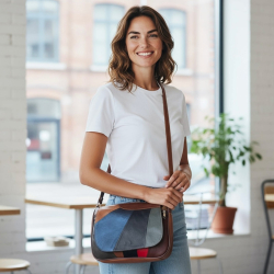 Sunshine skuldertaske med klap - Best of the rest kollektionen - Syet af overskydende skindstykker - Freja skind