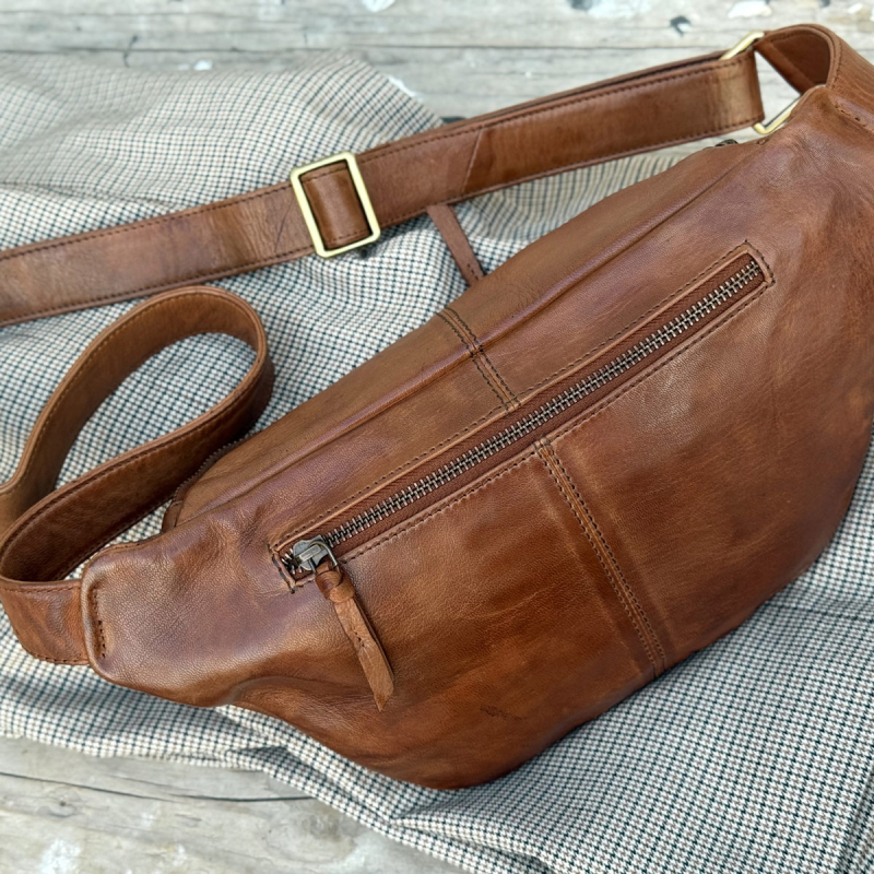 Maibel bumbag i patineret cognac gedeskind - Freja skind