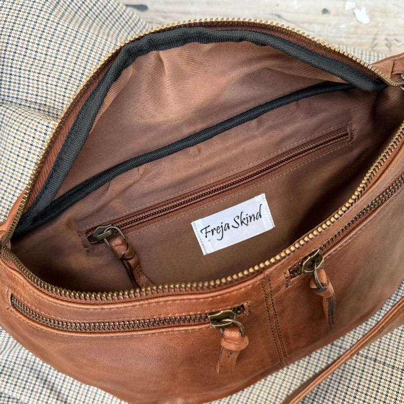 Maibel bumbag i patineret cognac gedeskind - Freja skind