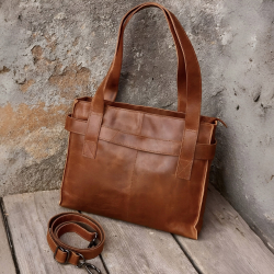 Bianca skuldertaske i patineret cognac bøffellæder - UR 898 - Leather design - Freja skind