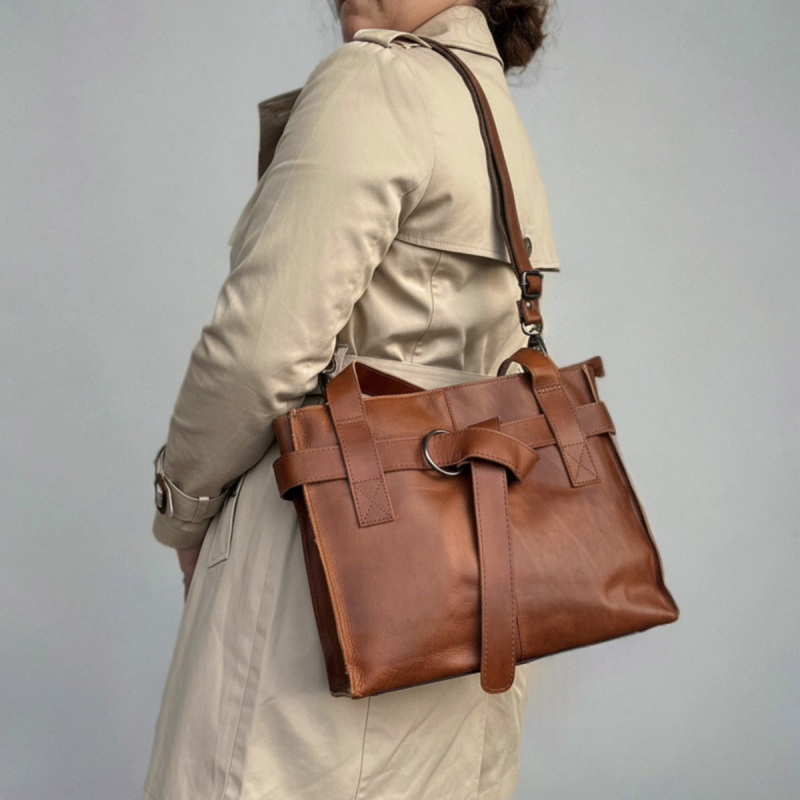 Bianca skuldertaske i patineret cognac bøffellæder - UR 898 - Leather design - Freja skind