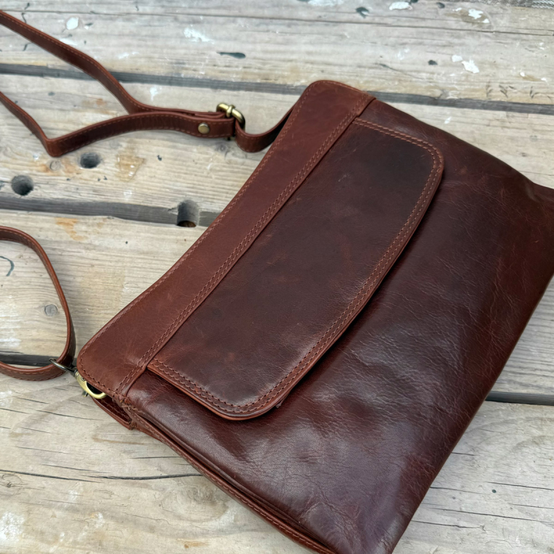 Catina skuldertaske i brun skind - Leather design