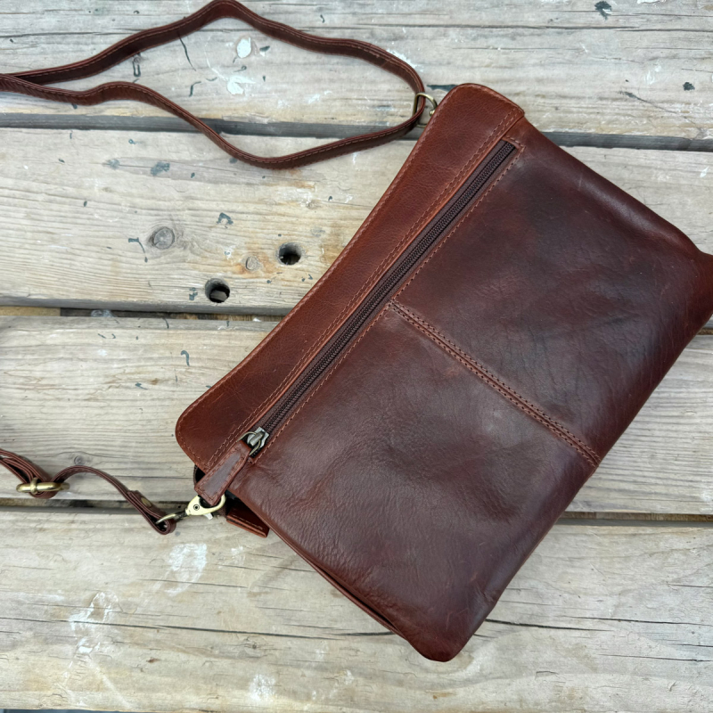 Catina skuldertaske i brun skind - Leather design