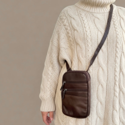 City skuldertaske - Perfekt str til mobil, pas mm - sort el.cognac skind - Freja skind