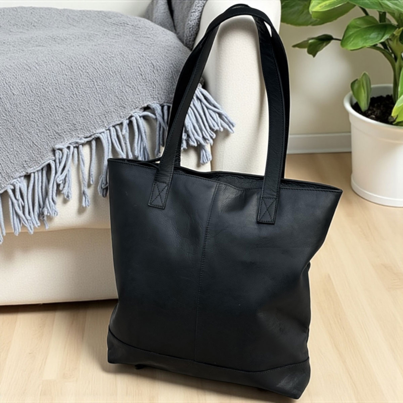 Sort Valencia shopper i bøffellæder - Freja skind