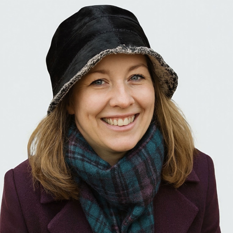 Sort dame bøllehat af kopels - Freja skind