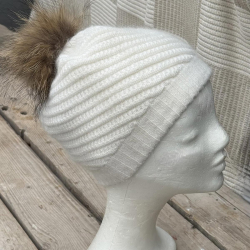 Hood strikhue m.pelskvast - Hvid - Blød og varm - Orchid