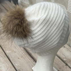 Hood strikhue m.pelskvast - Hvid - Blød og varm - Orchid