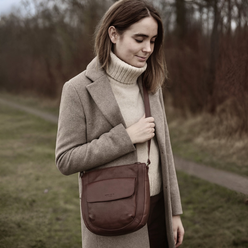 Brun Agusa crossbody taske i blød kalveskind - Montana - Freja skind