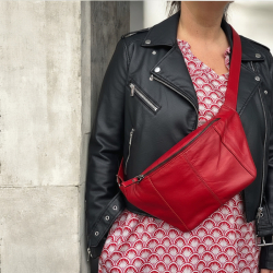 Rød Sanne bumbag i blød lammeskind - Eksklusiv hos Freja skind