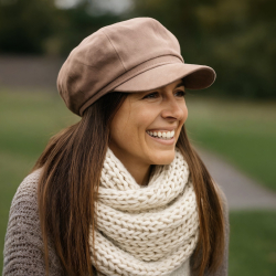 Freja suede skindhat - dame skindhat i beige ruskind - Freja skind