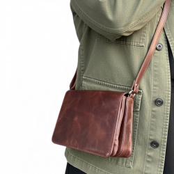 Elsa skuldertaske med klap - brun skind - Leather design