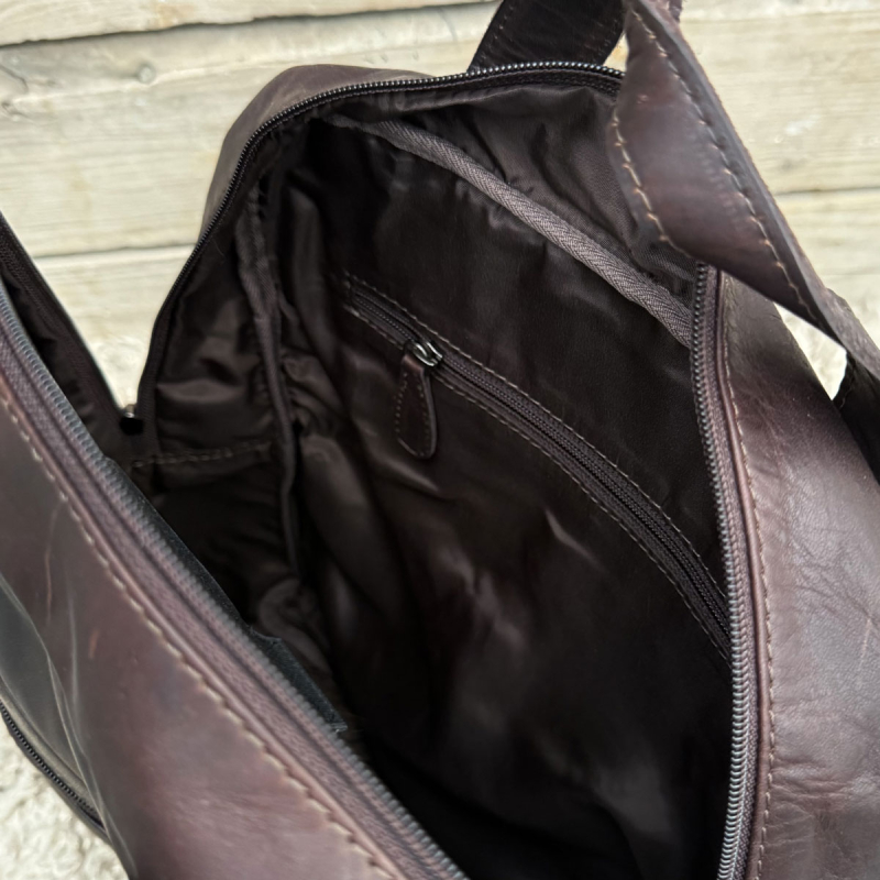 Rotterdam ryggsäck i mörkbrunt buffelläder - Pc fack - Leather design