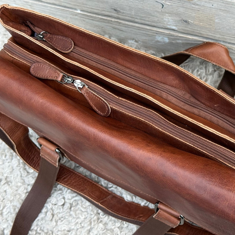 Denise arbejdstaske i patineret cognac bøffellæder - Leather design - Freja skind