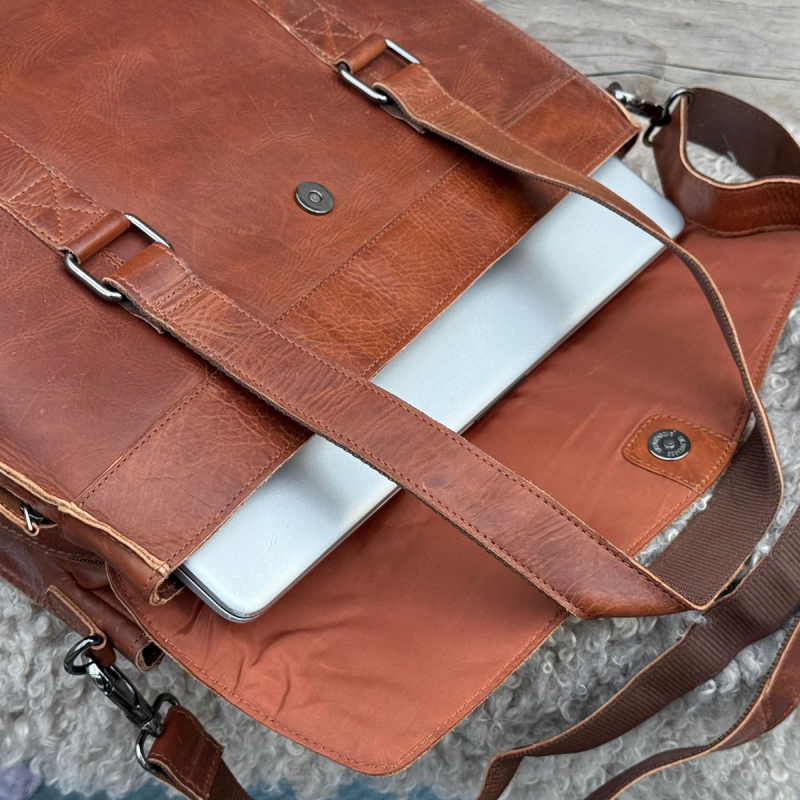 Denise arbetsväska för pc mm - Cognac buffelläder - Leather design
