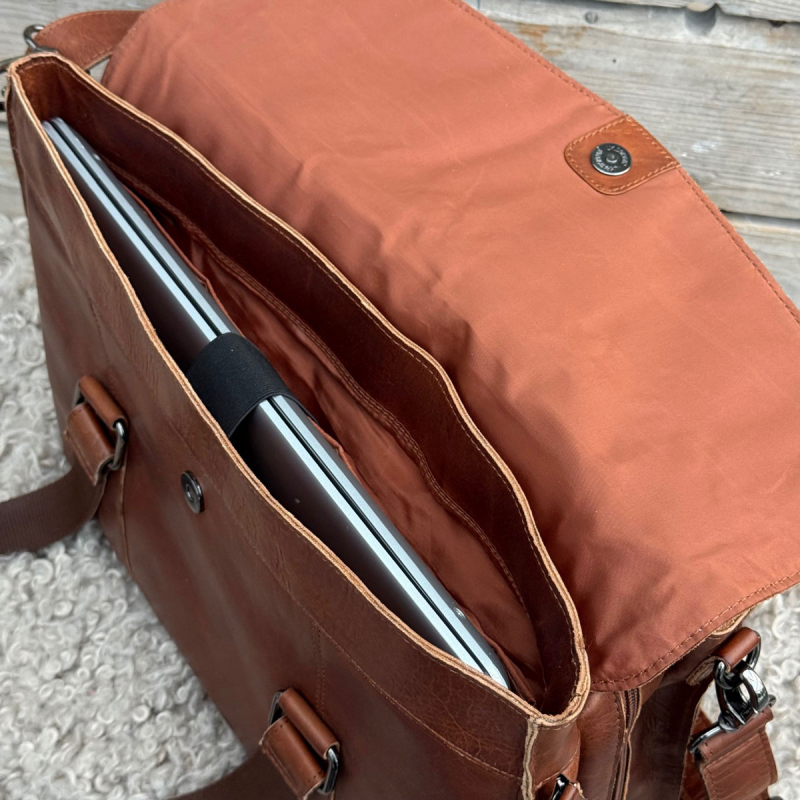 Denise arbetsväska för pc mm - Cognac buffelläder - Leather design