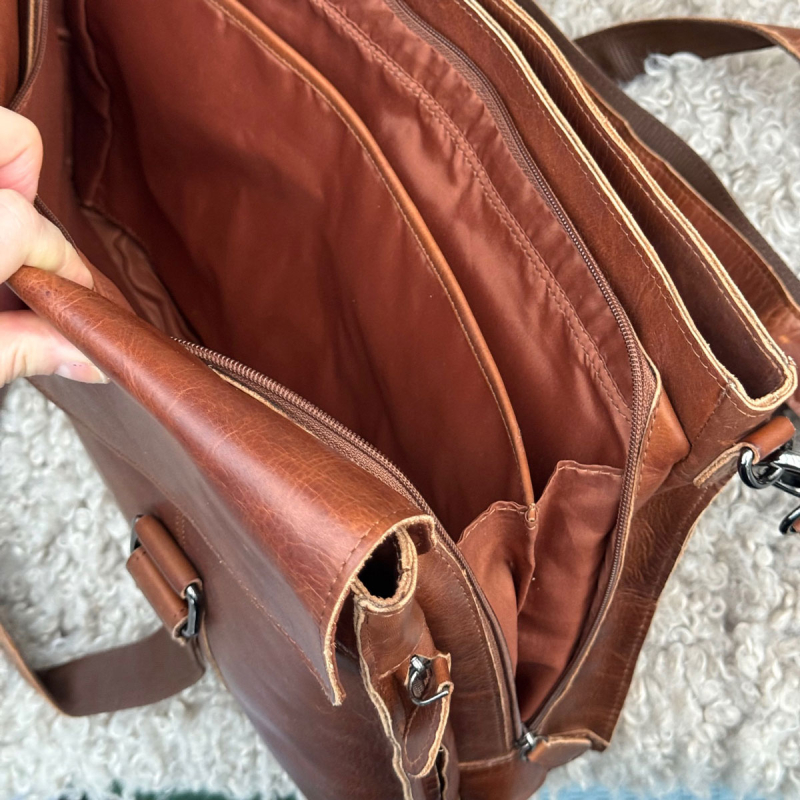 Denise arbejdstaske i patineret cognac bøffellæder - Leather design - Freja skind