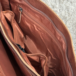 Denise arbejdstaske i patineret cognac bøffellæder - Leather design - Freja skind