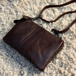 Petra skuldertasker i mørk brun bøffellæder - Leather design - Freja skind