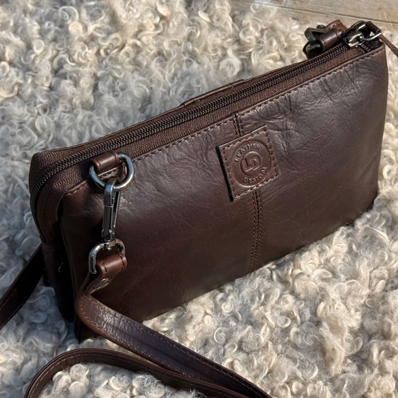 Petra skuldertasker i mørk brun bøffellæder - Leather design - Freja skind