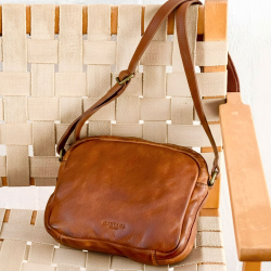 Eldora crossbody taske i rustik bøffellæder - Montana 272401