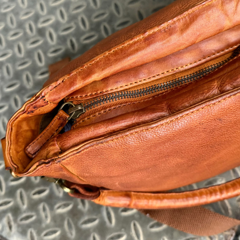 cognac Gerty skuldertaske - Montana 272304