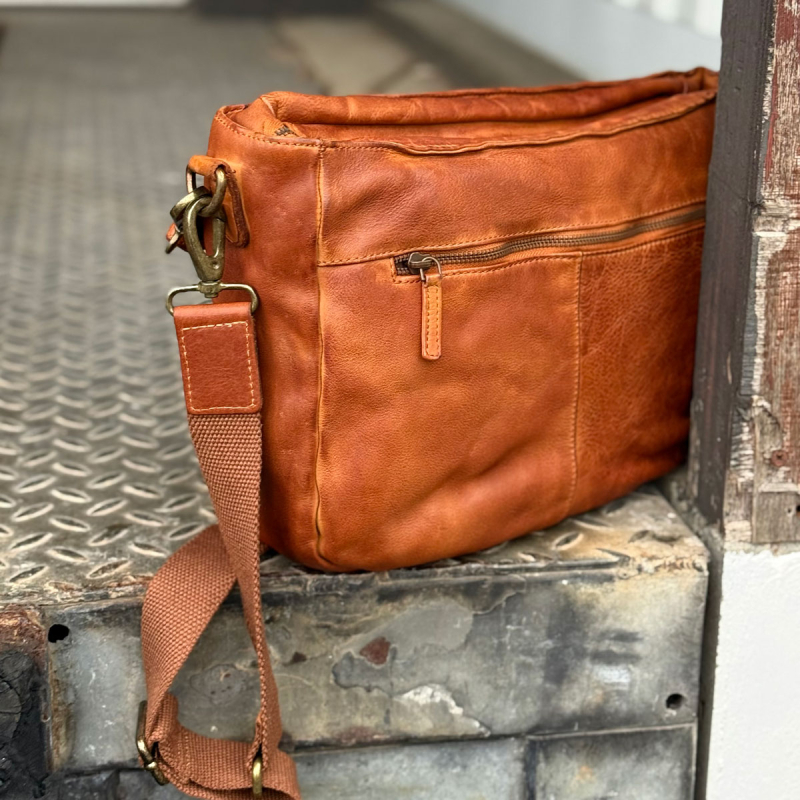 cognac Gerty skuldertaske - Montana 272304