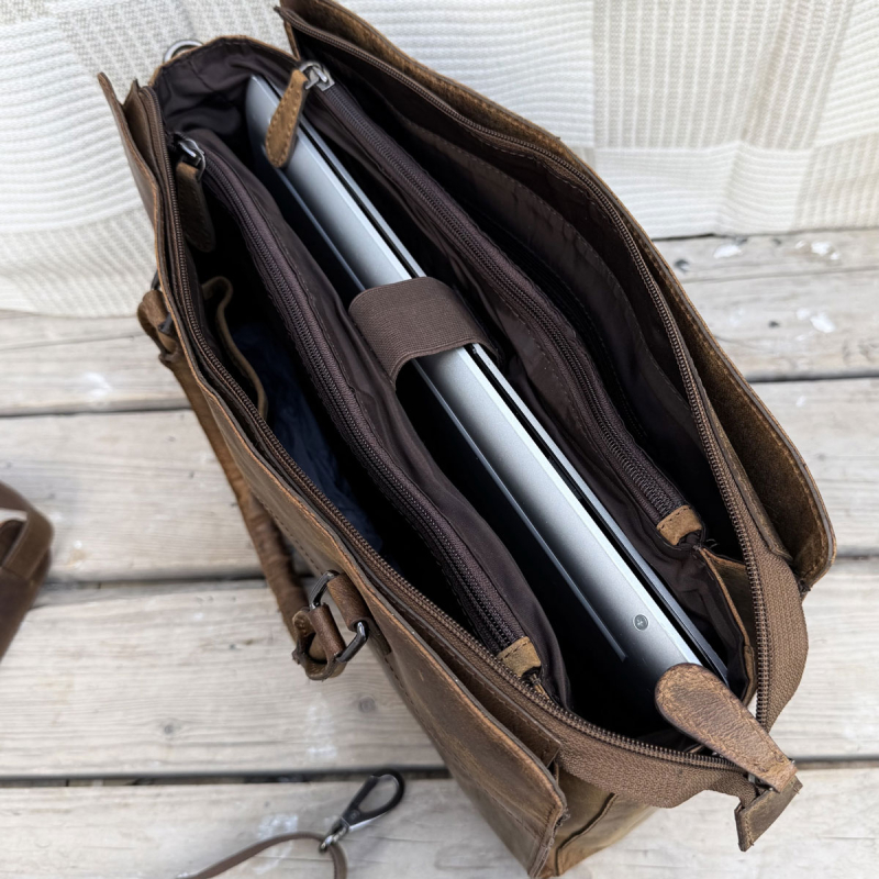 Lady pc-väska i hunter brun buffelläder - För 15,6" pc - Leather design