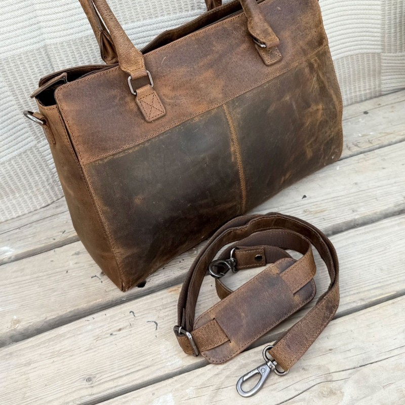 Lady pc-väska i hunter brun buffelläder - För 15,6" pc - Leather design