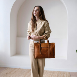 Pamela arbejdstaske i læder - cognac - UR 1215 Leather design - Freja skind