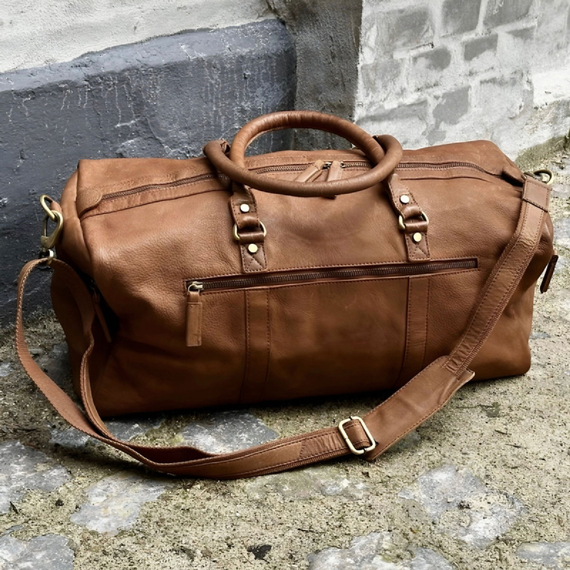 Malaga weekendväska i patinerat cognac buffelläder - Freja Skind