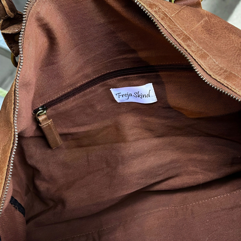 Malaga weekendväska i patinerat cognac buffelläder - Freja Skind
