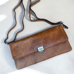 Dynasty selskabstaske i cognac crocopræget skind - Freja skind