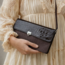 Dynasty selskabstaske i brun crocopræget kalveskind