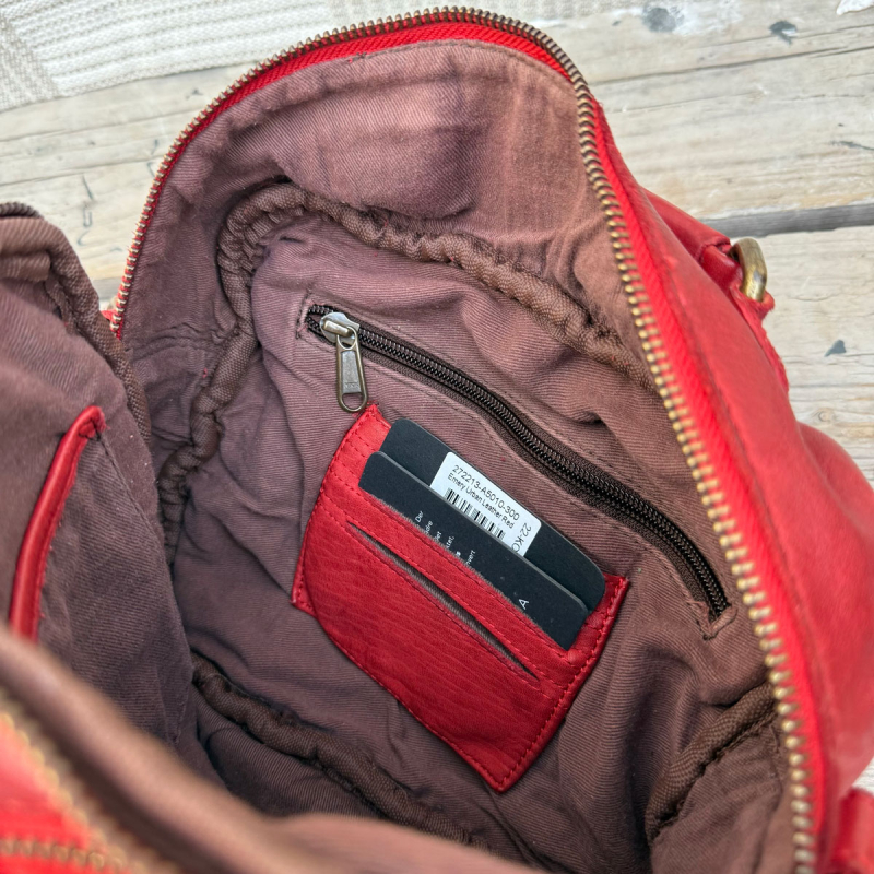 Emery crossbody med handtag och avtagbar rem - Mjuk röd buffel - Montana