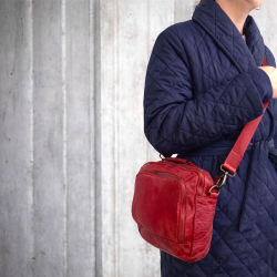 Rød Emery taske fra Montana - Rød bøffellæder - Freja skind