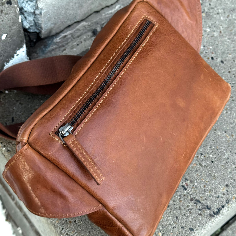 Knox herrbumbag i patinerat cognac buffelläder - Montana