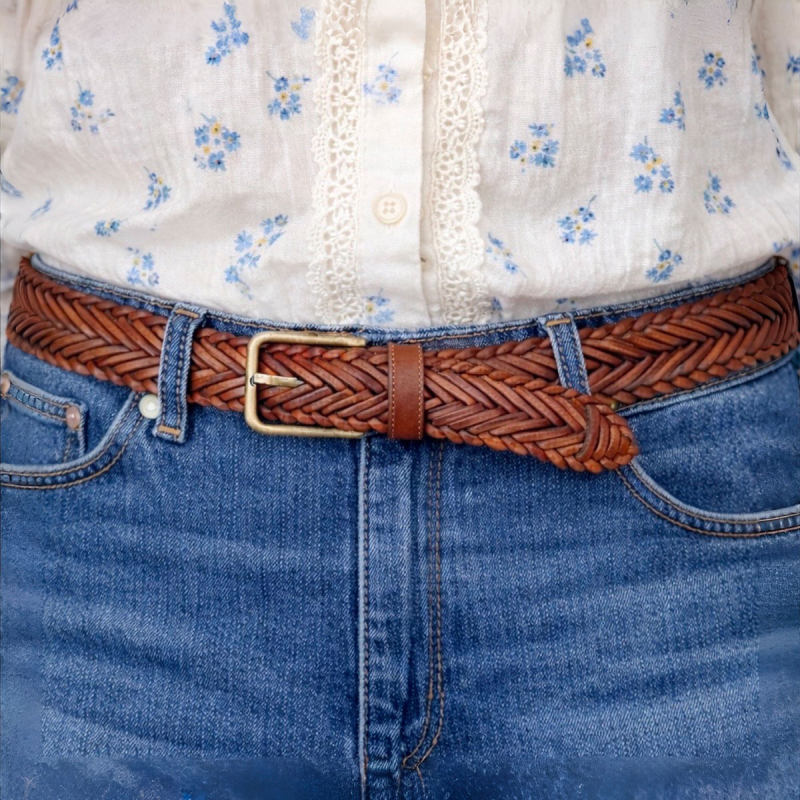 Amora damebælte - cognac flettet kernelæder - Brading - Freja skind