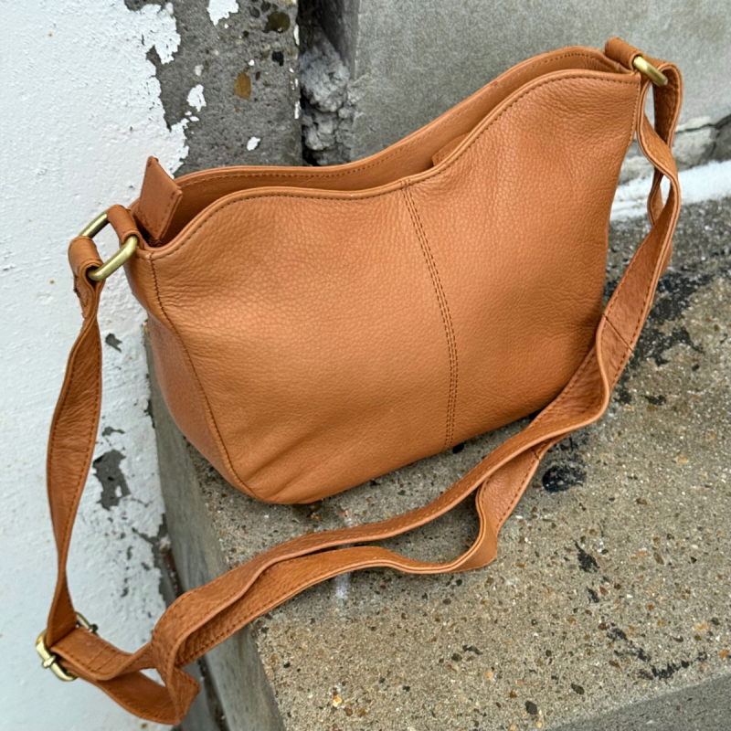 Cognac Lida crossbody taske i kalveskind - Treats - Freja skind