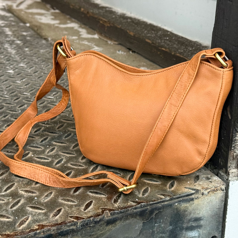 Cognac Lida crossbody taske i kalveskind - Treats - Freja skind