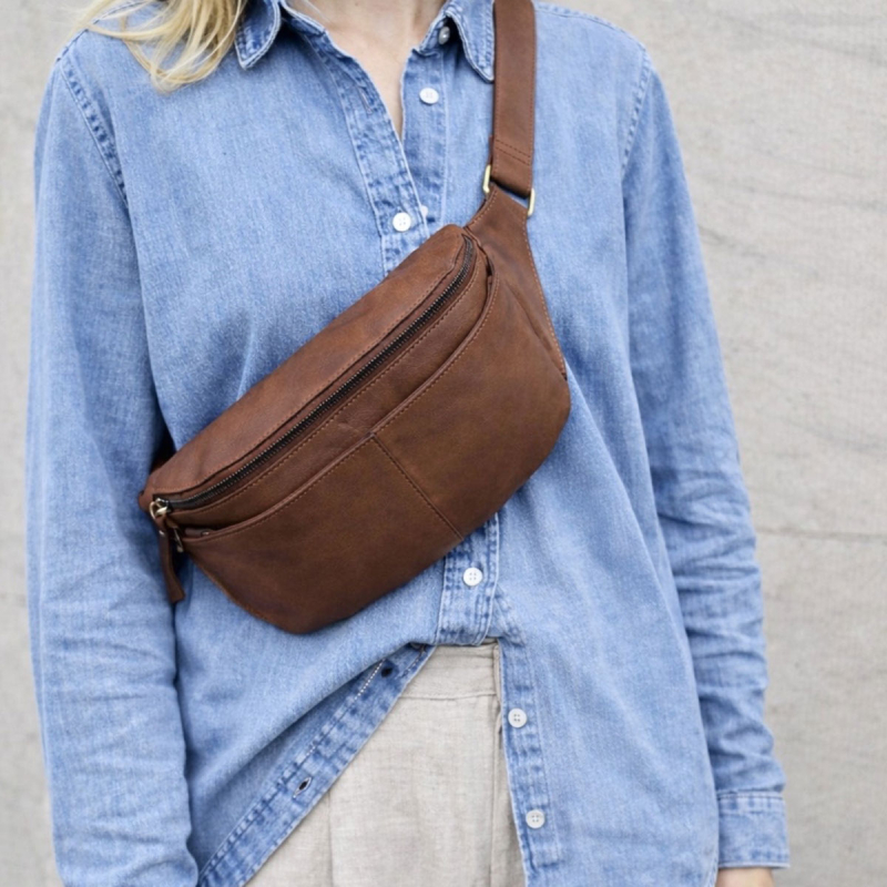 Agnes bumbag i blød brun kalveskind - Treats 280912