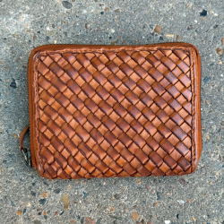 Saco pengepung med flet på front - Bøffellæder - Montana - 162500