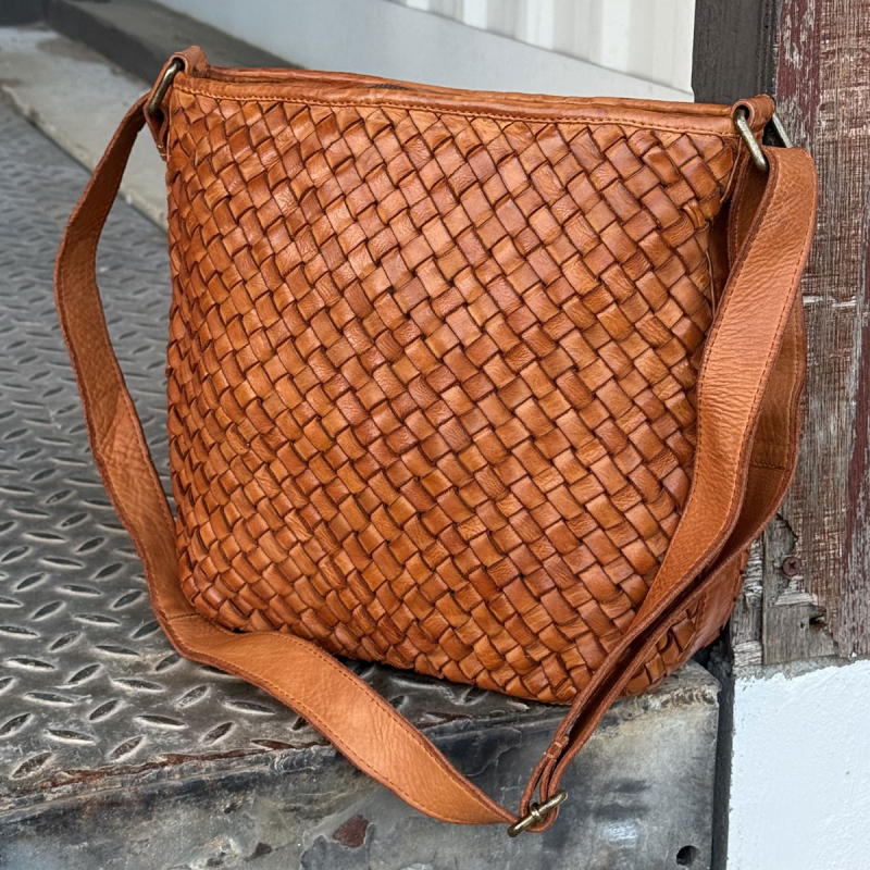 carney flettaske crossbody - cognac bøffellæder - Danske Montana - 272506 - Freja skind