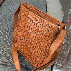 carney flettaske crossbody - cognac bøffellæder - Danske Montana - 272506 - Freja skind