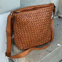 carney flettaske crossbody - cognac bøffellæder - Danske Montana - 272506 - Freja skind