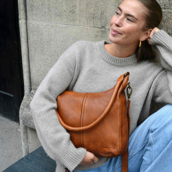 Augusta crossbody taske med to remme - Patineret cognac bøffellæder - Montana - Freja skind
