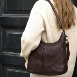 Augusta crossbody taske - brun bøffelæder - to remme - Montana - Freja skind