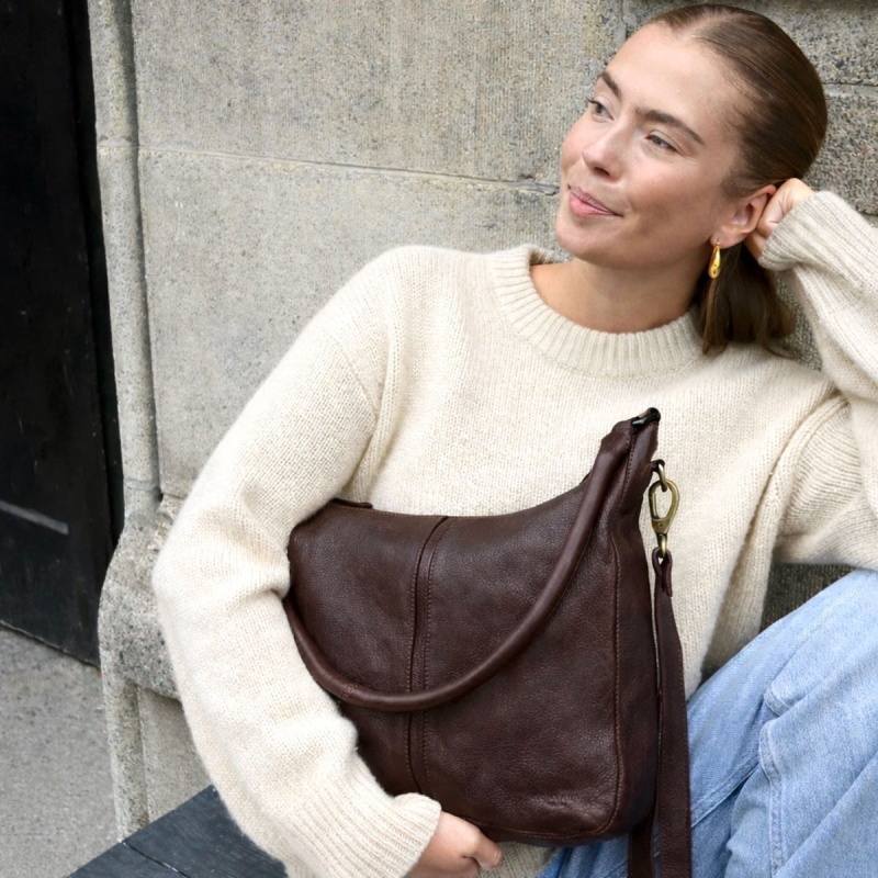 Augusta crossbody taske - brun bøffelæder - to remme - Montana - Freja skind